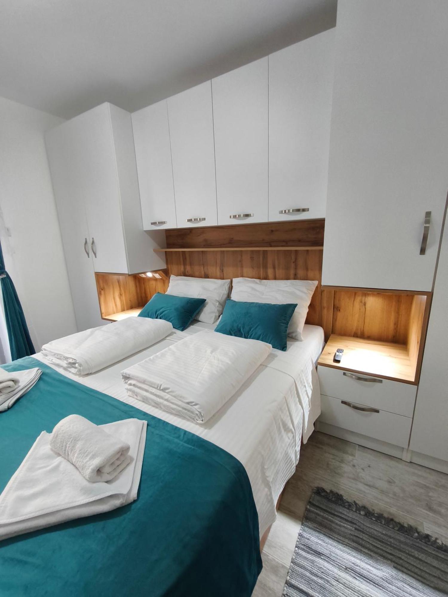 Apartmani Romana プナト エクステリア 写真