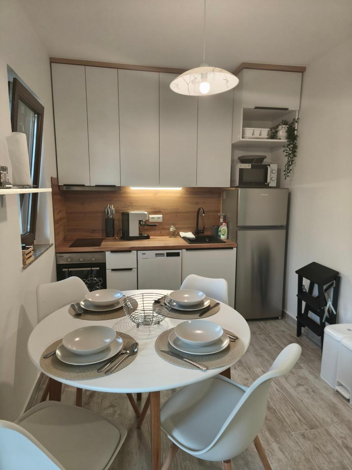 Apartmani Romana プナト エクステリア 写真